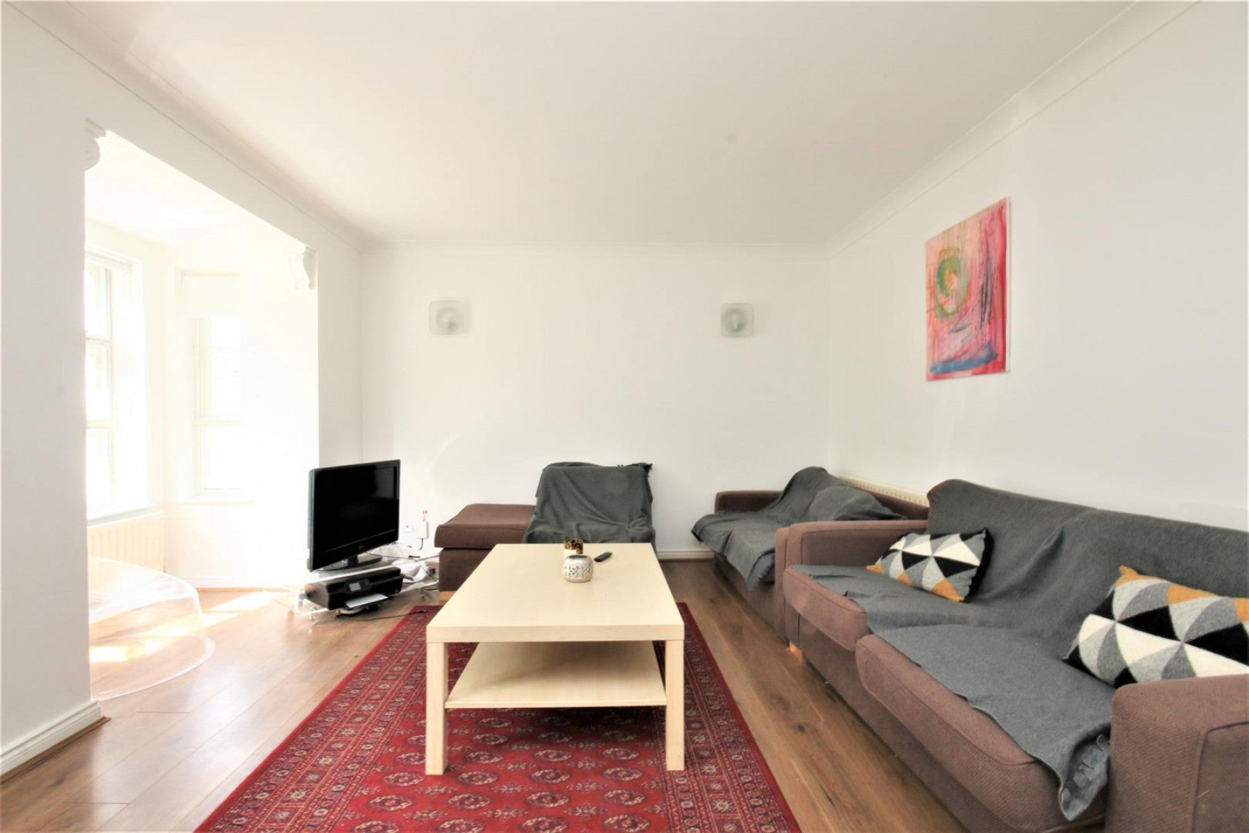 Flat Stock Orchard Crescent in Greater London