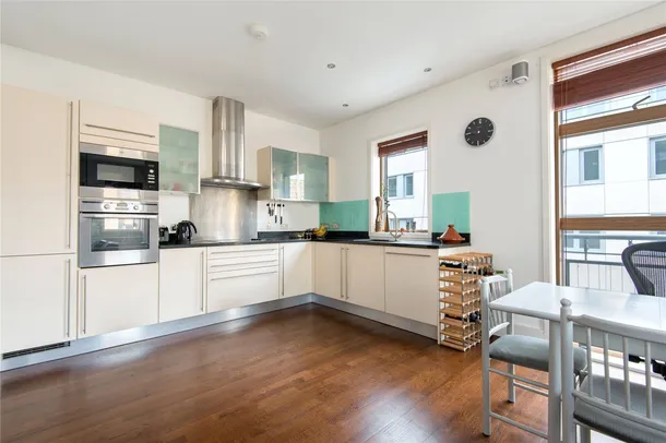 Flat Britannia Walk in Greater London