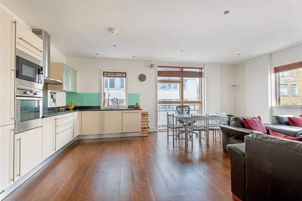 Flat Britannia Walk in Greater London