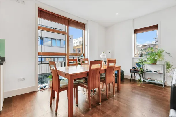 Flat Britannia Walk in Greater London