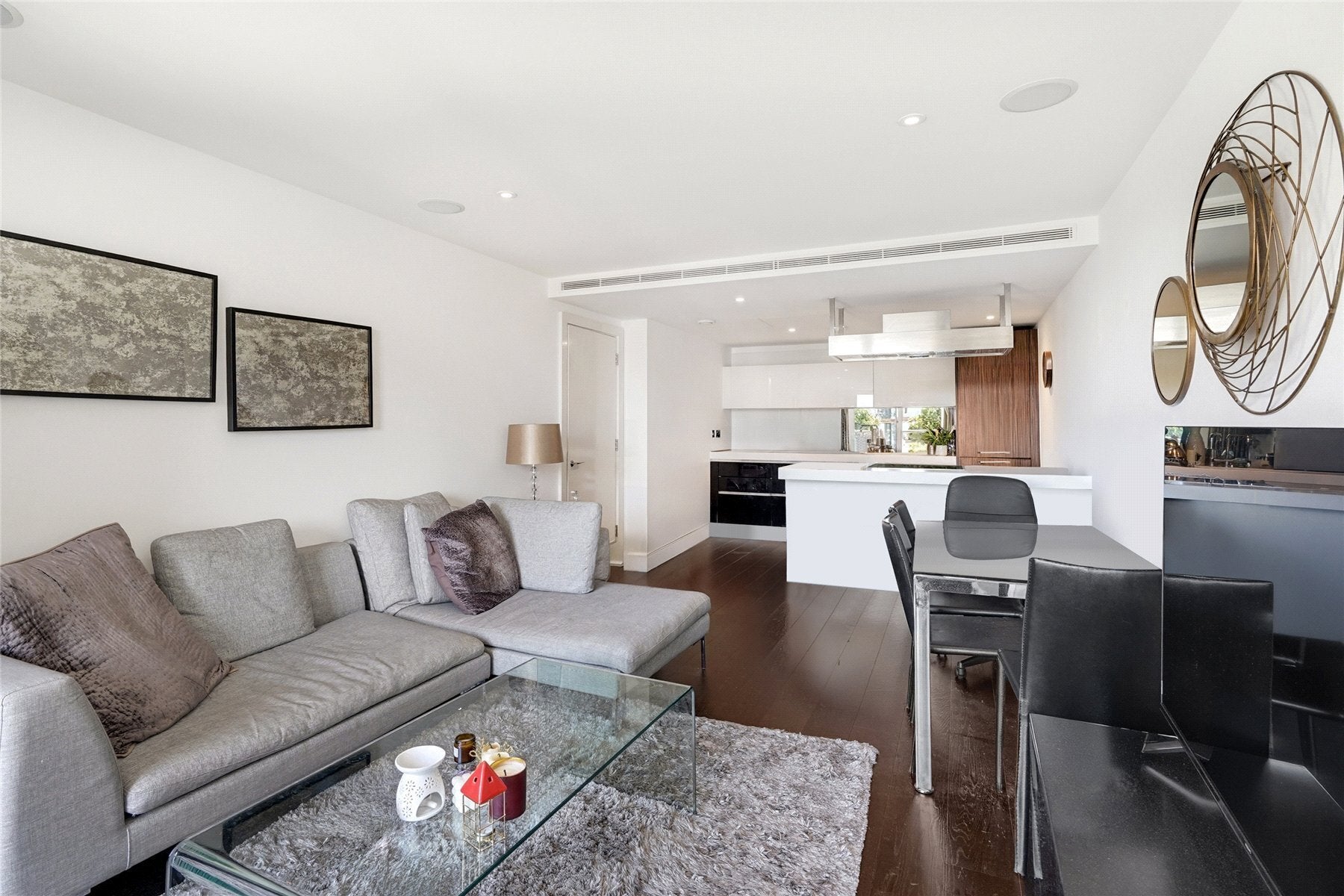 Flat Gatliff Road in City of Westminster