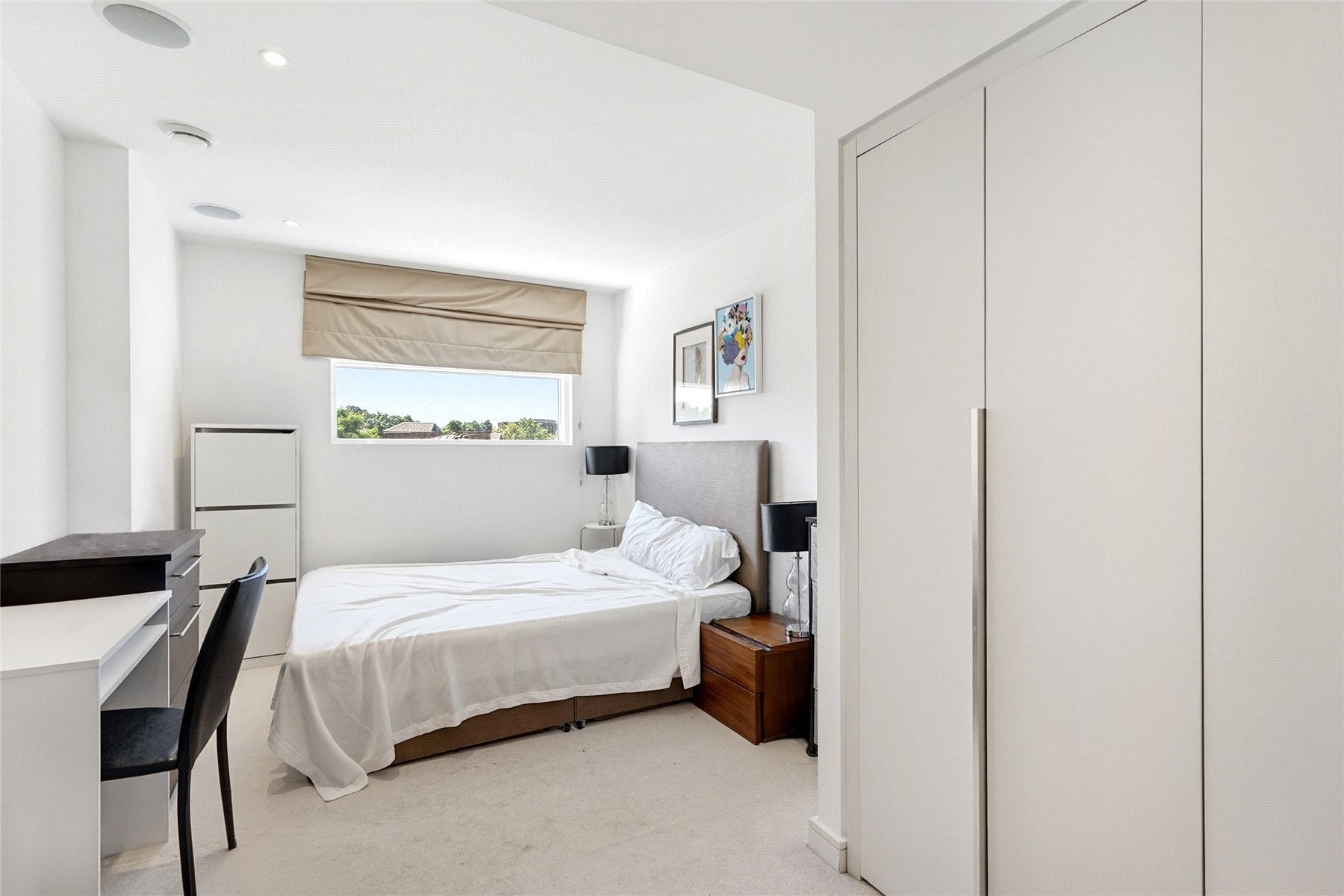 Flat Gatliff Road in City of Westminster