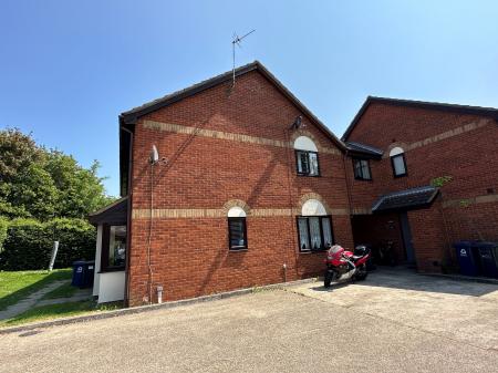 Flat Kestrel Close in Huntingdonshire