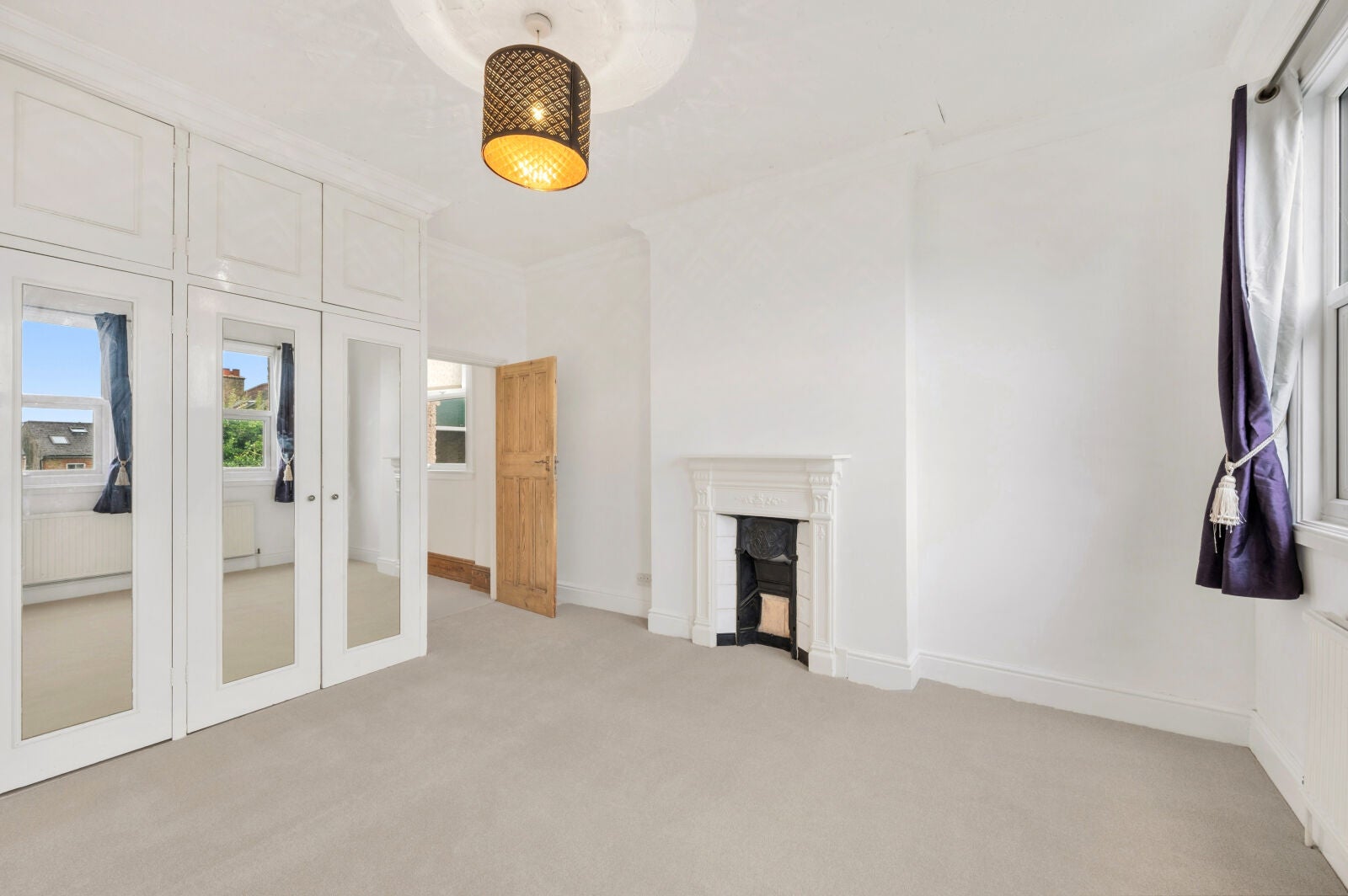 Flat Guilford Avenue in Greater London