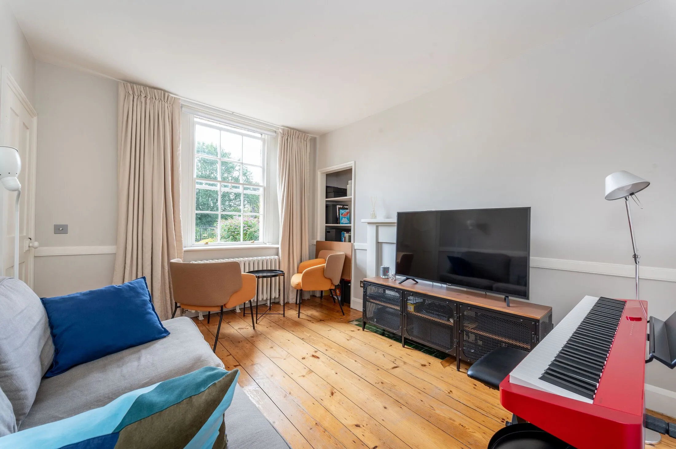 Flat East Churchfield Road in Greater London