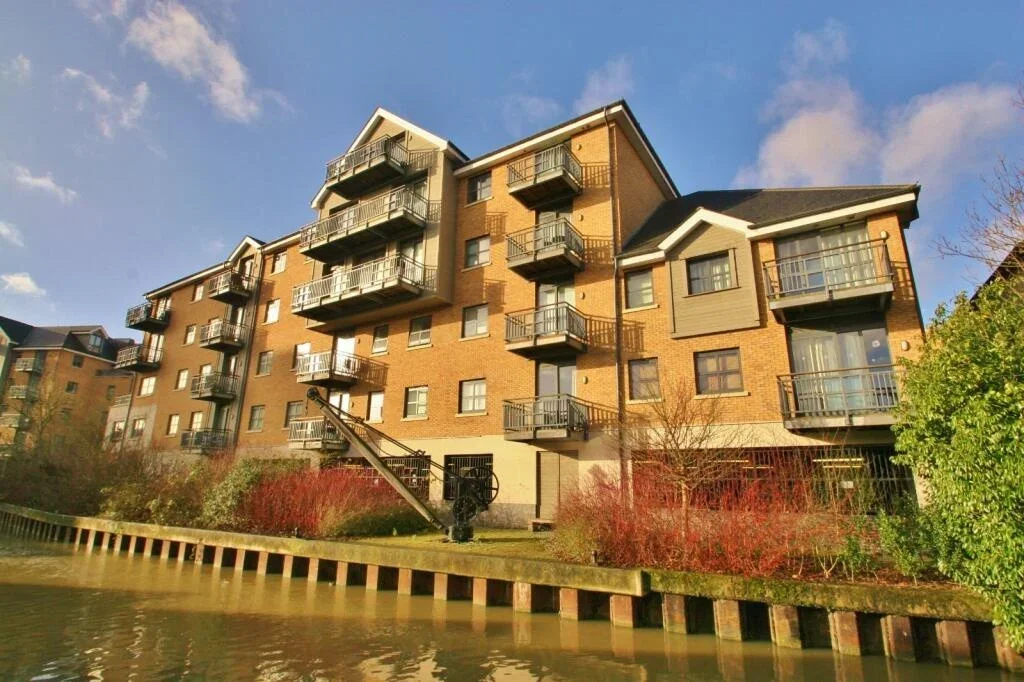 Flat Adderley Road in East Hertfordshire