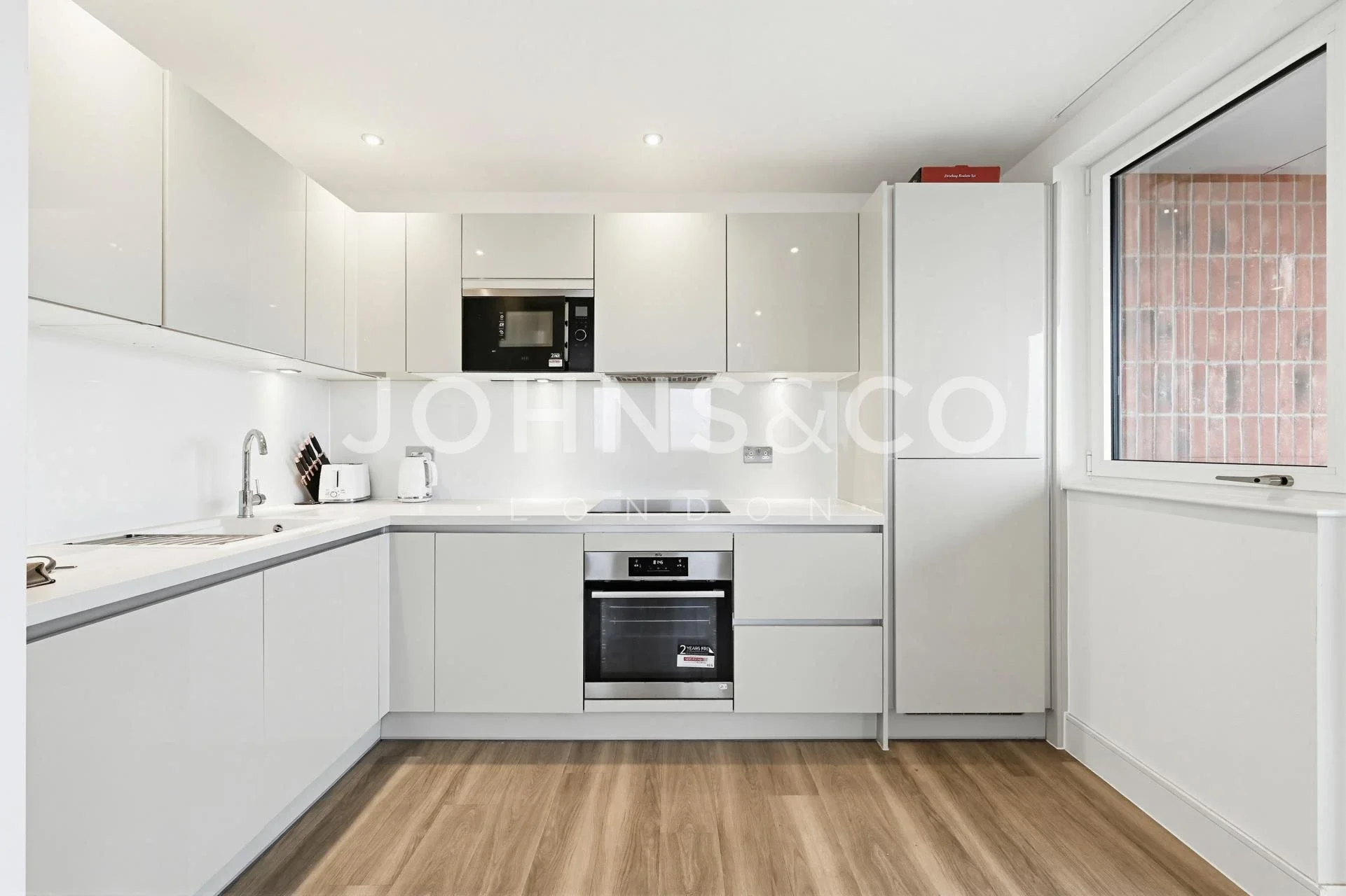 Flat Merrick Road in Greater London