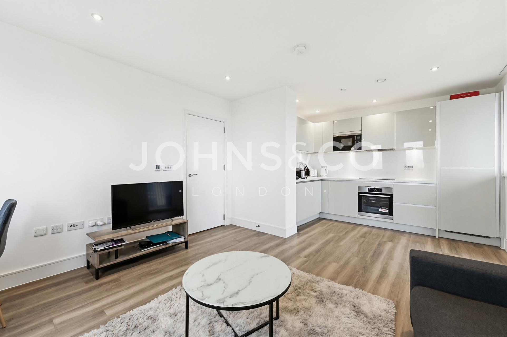 Flat Merrick Road in Greater London