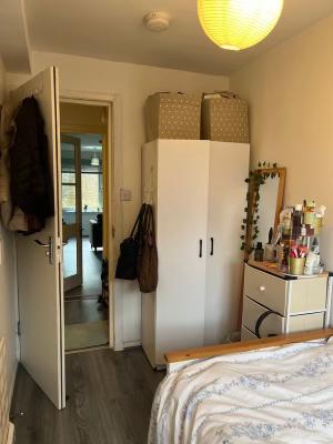 Room Brymay Close in Greater London