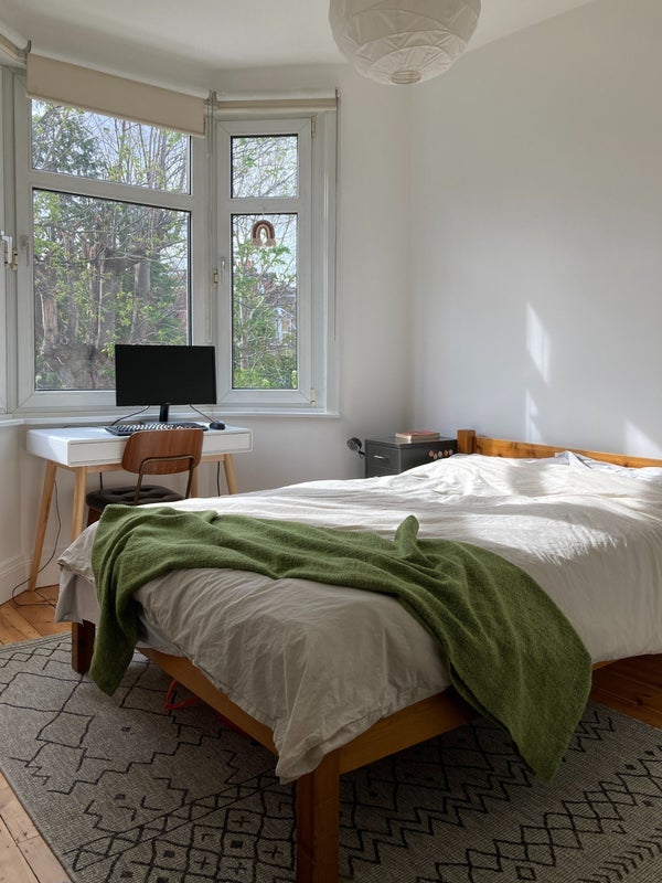 Room Clonmell Road in Greater London