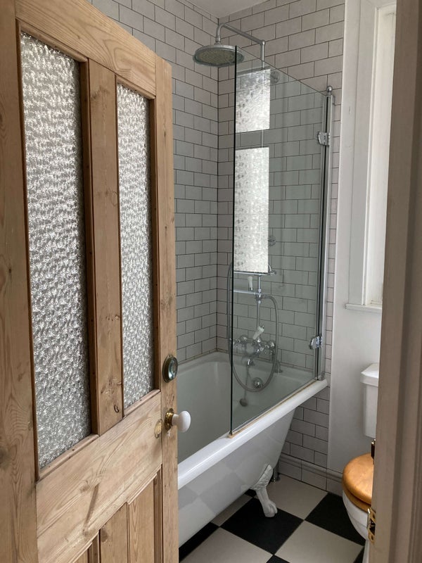 Room Clonmell Road in Greater London