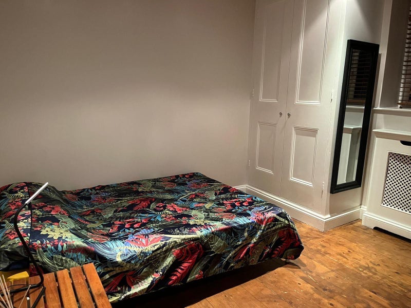 Flat Sir Alexander Close in Greater London