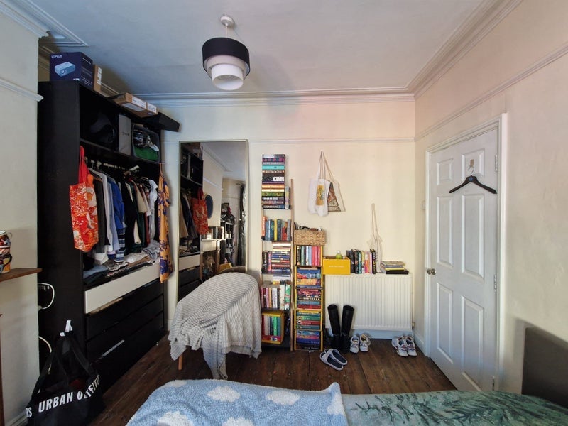 Room Gathorne Road in Bristol