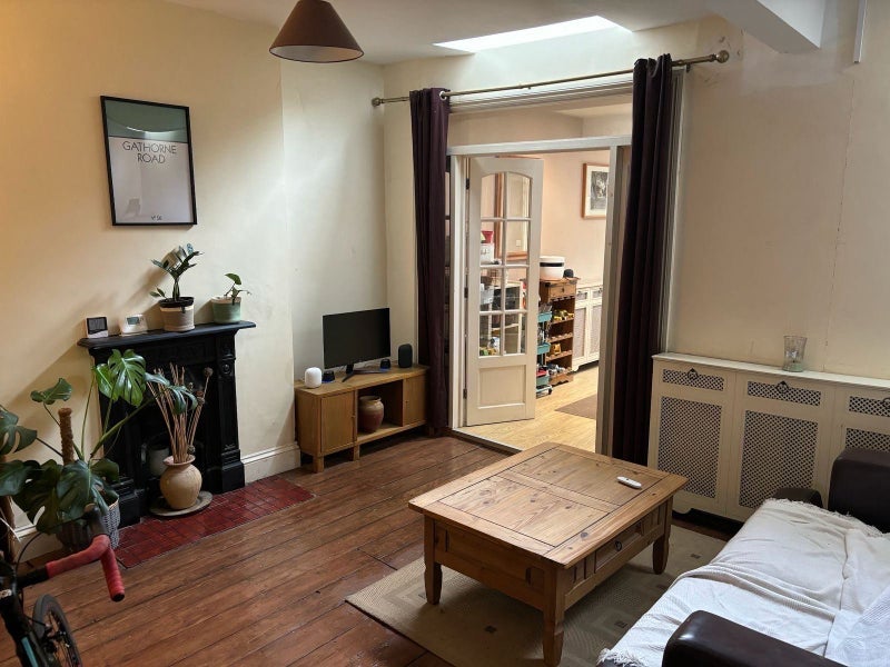 Room Gathorne Road in Bristol