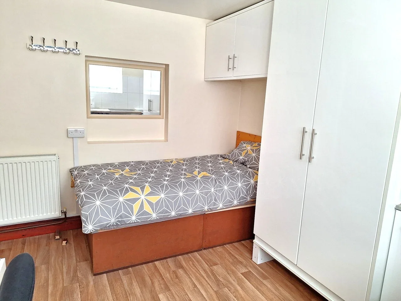 Room Balls Pond Road in Greater London