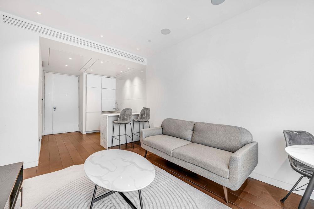 Flat Bentinck Street in City of Westminster