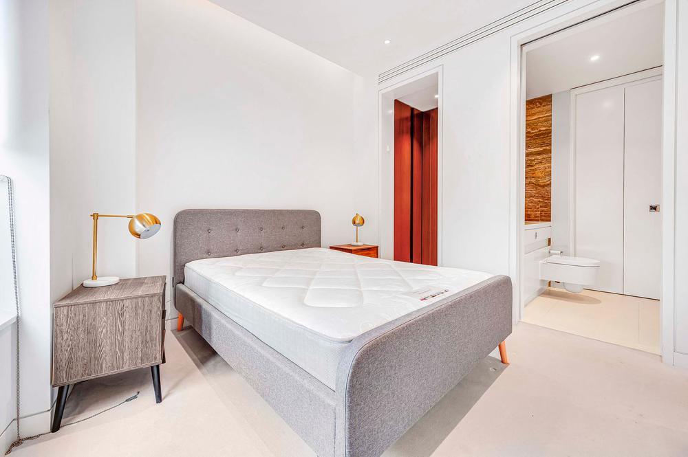 Flat Bentinck Street in City of Westminster