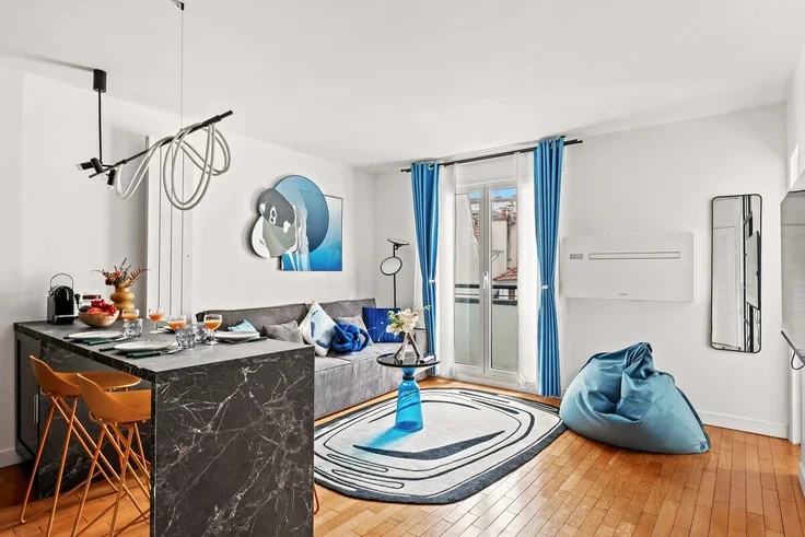 Flat Rue de Lappe in Paris