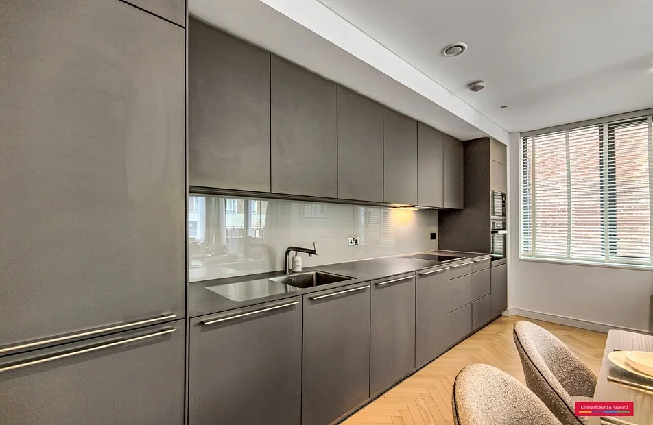 Flat Queensway in City of Westminster