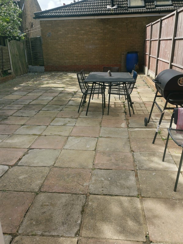 Room Hatherley Gardens in Greater London