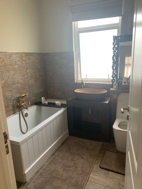 Room Hatherley Gardens in Greater London