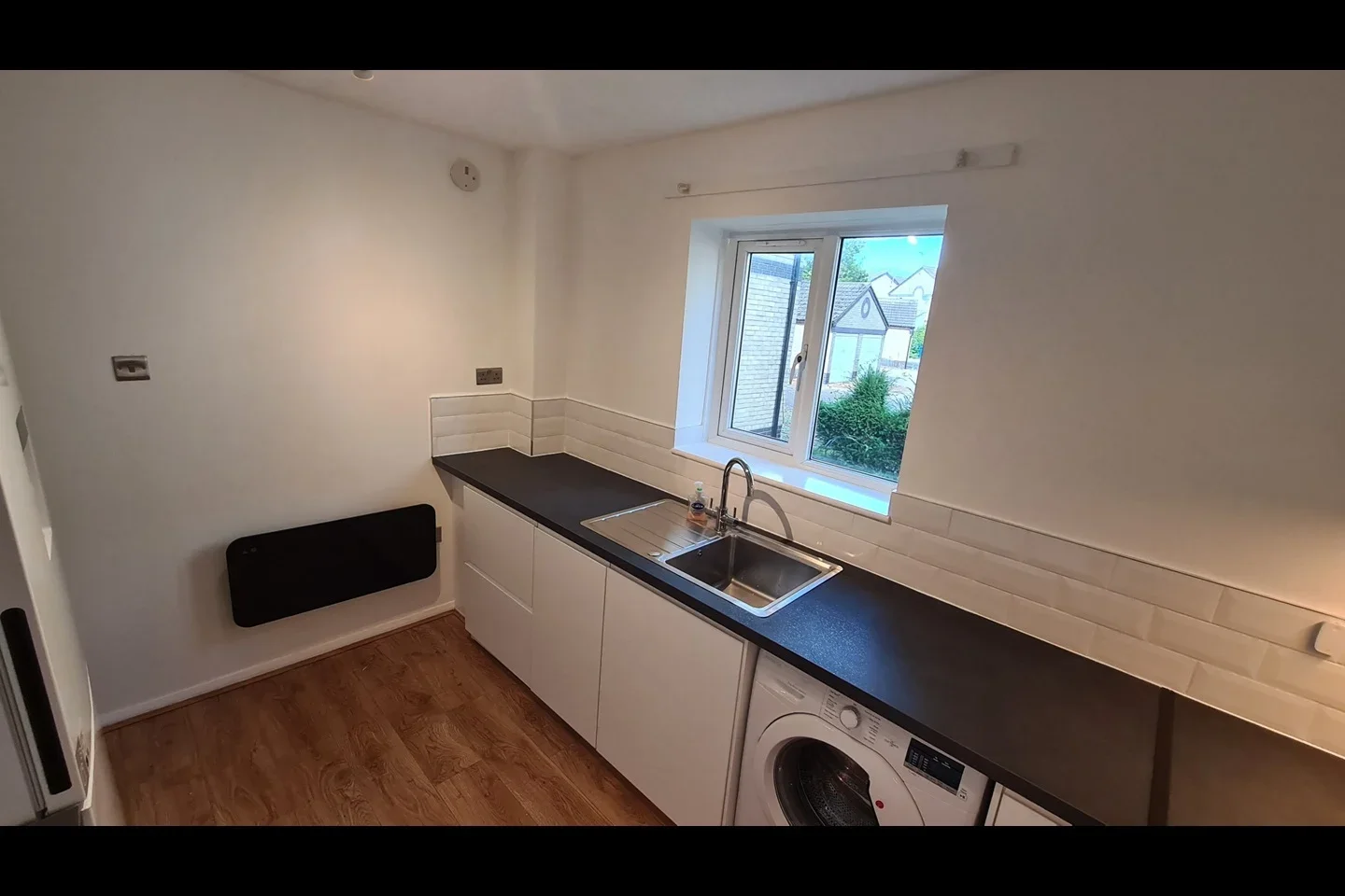 Flat Timber Pond Road in Greater London