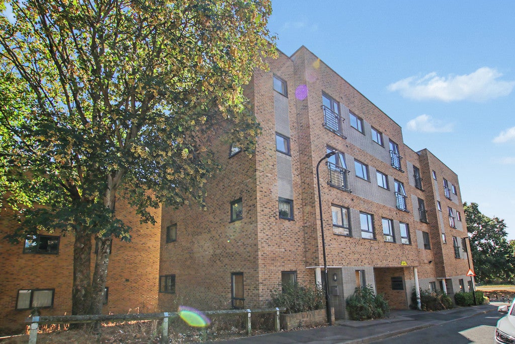 Flat Marston Road in Southampton