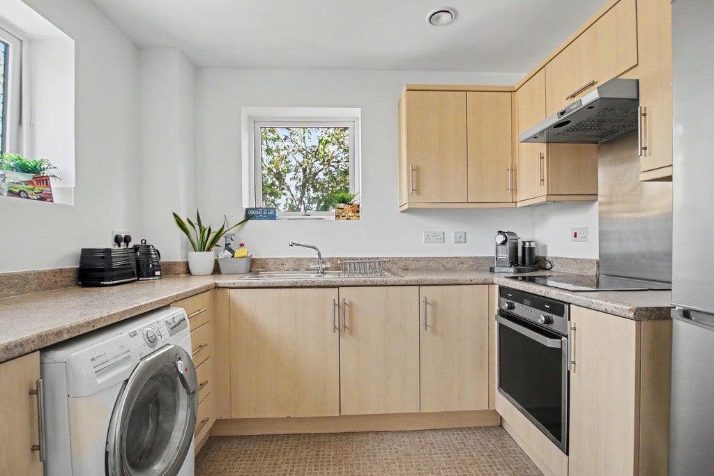 Flat Marston Road in Southampton
