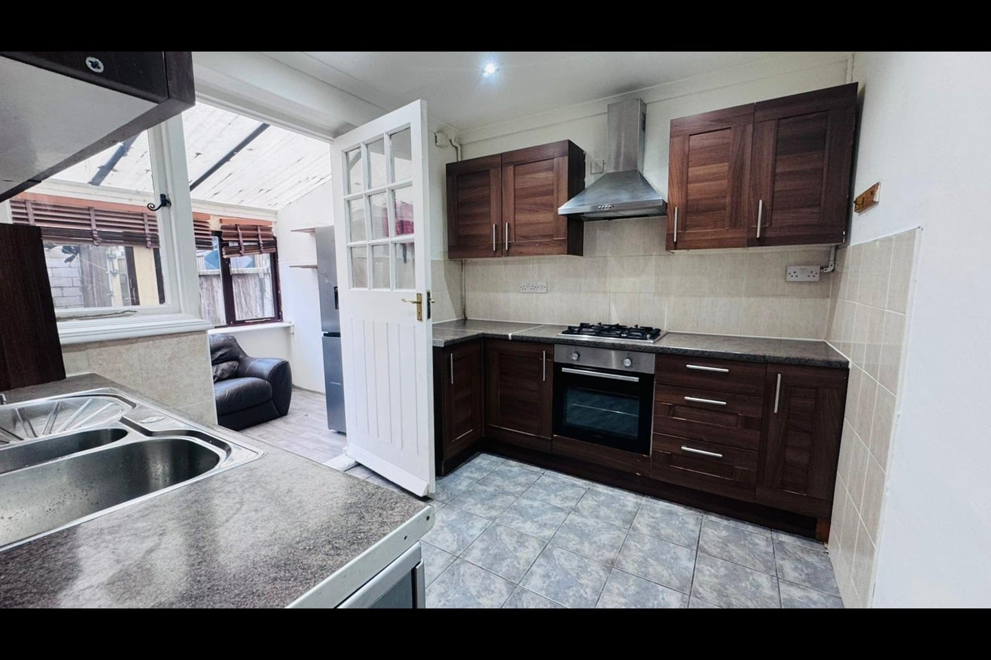 House Oxlow Lane in Greater London