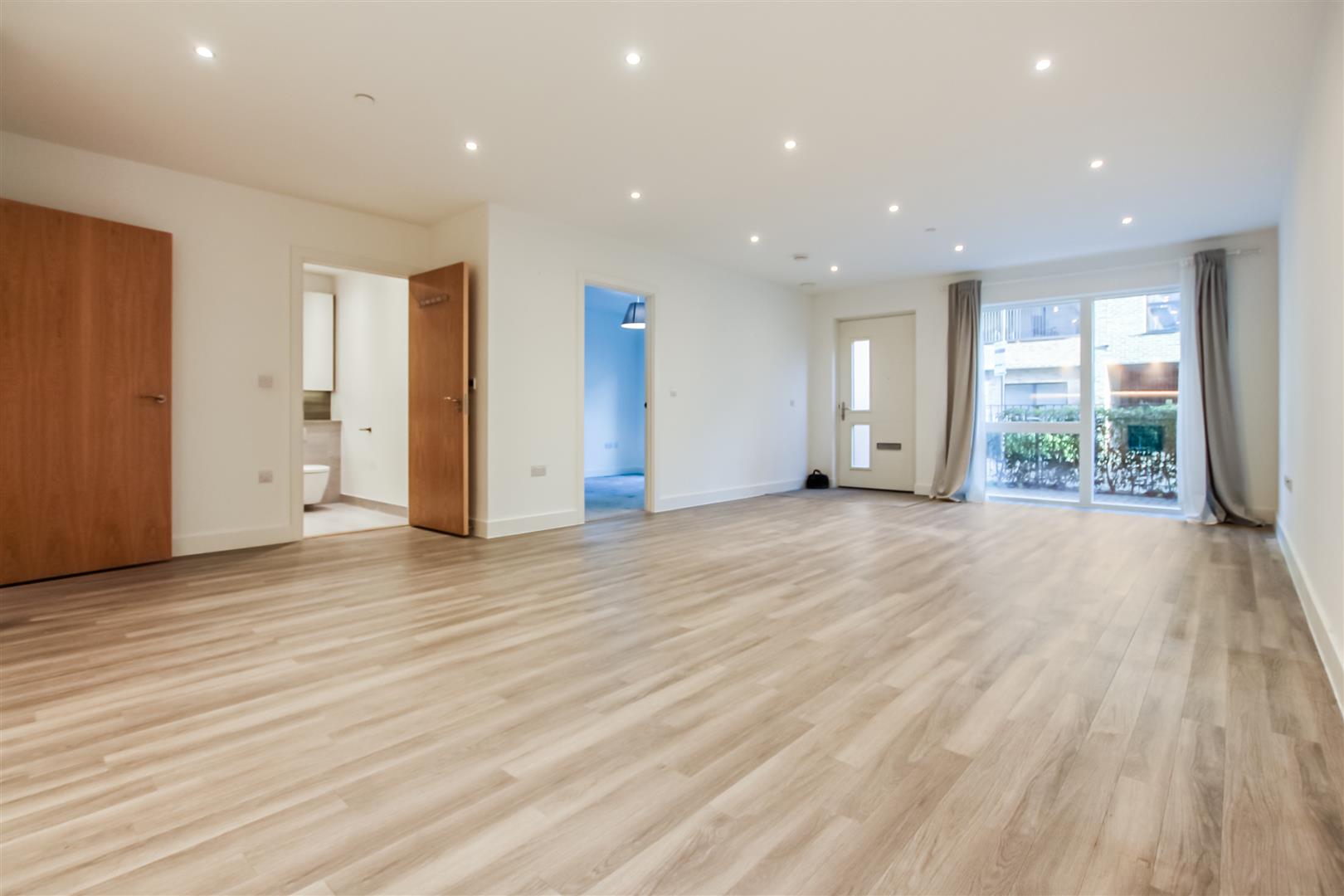 Flat Achill Close in Greater London