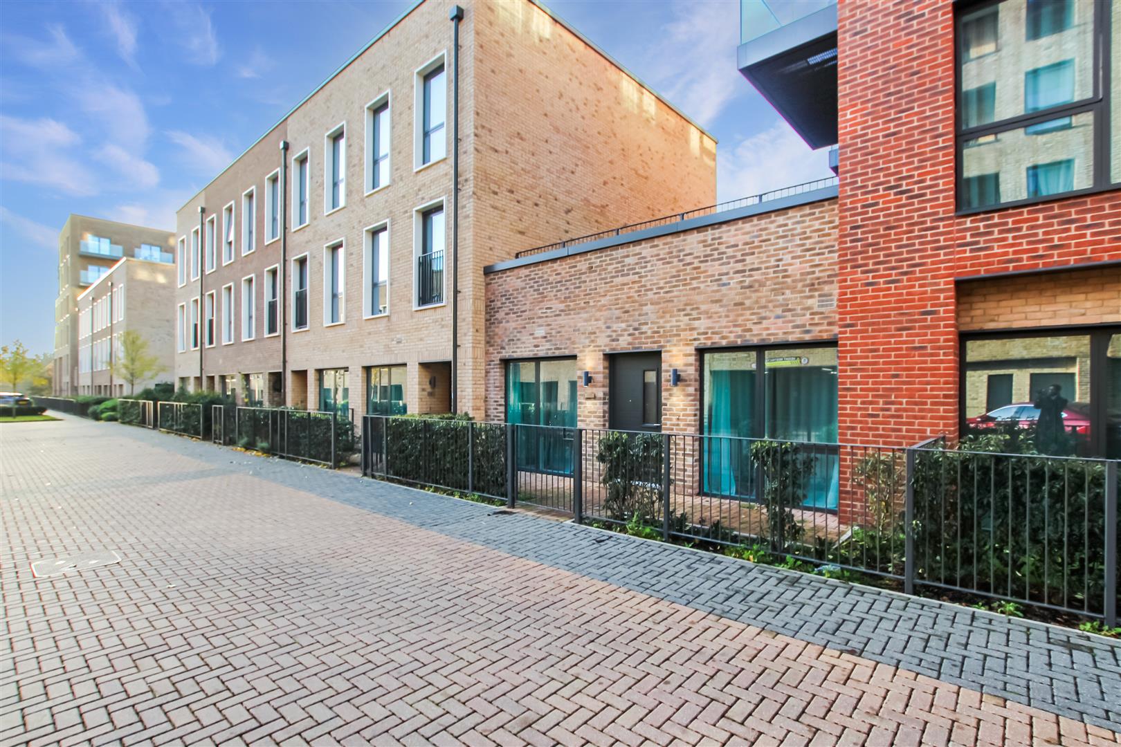 Flat Achill Close in Greater London