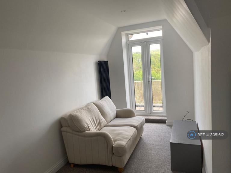 Flat Bath Road in Saltford