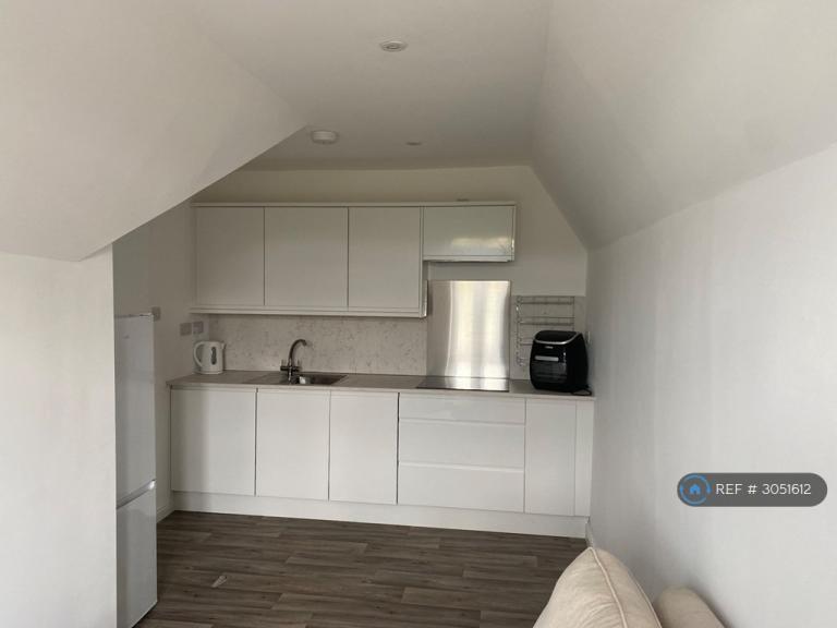 Flat Bath Road in Saltford