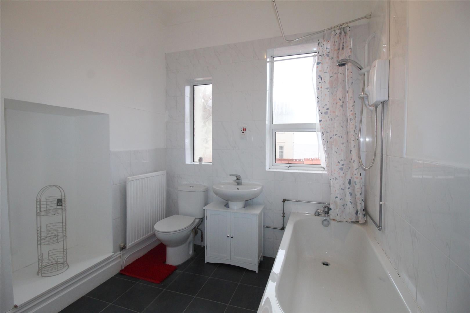 Flat Ansdell Road South in Borough of Fylde