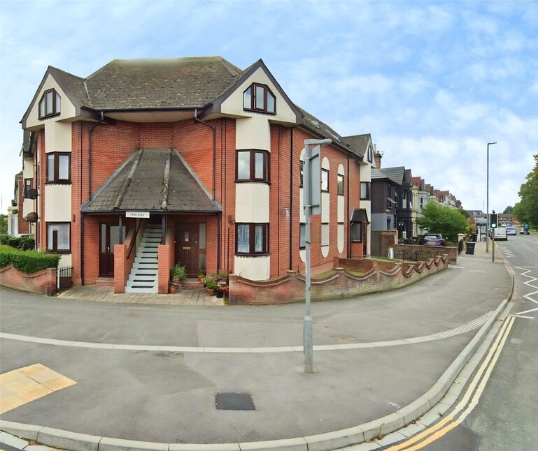 Flat Northern Parade in Portsmouth