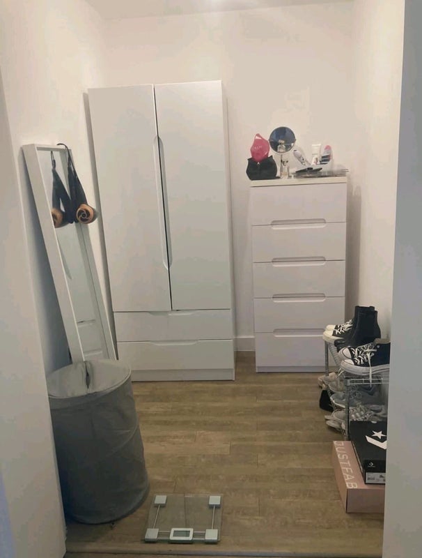 Room Surrey Quays Road in Greater London