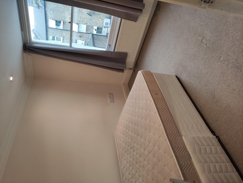 Flat Tabor Road in Greater London