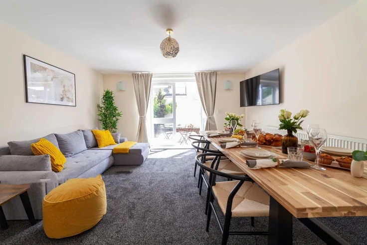 House Hughan Road in Greater London