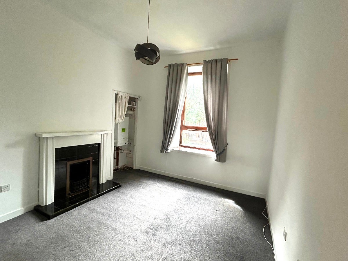 Flat Langlands Road in Glasgow