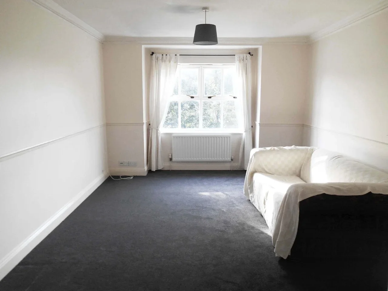 Flat Flodden Road in Greater London