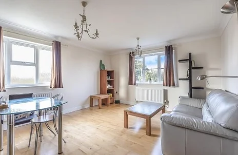 Flat Buckingham Road in Cherwell District