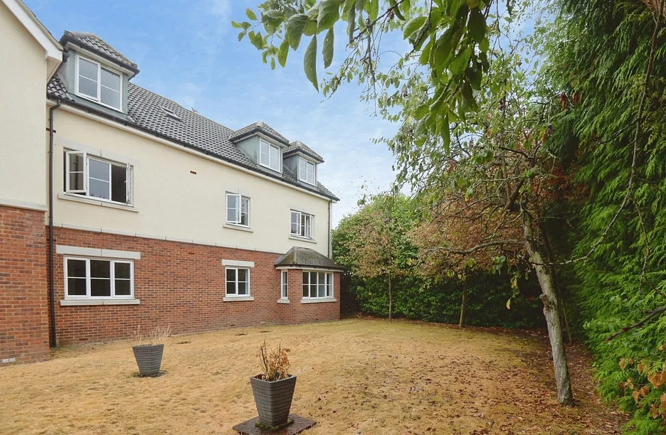 Flat Buckingham Road in Cherwell District