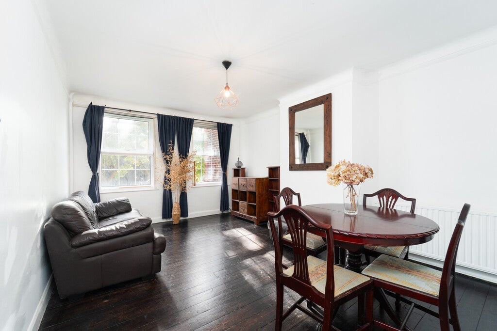 Flat Aylmer Road in Greater London