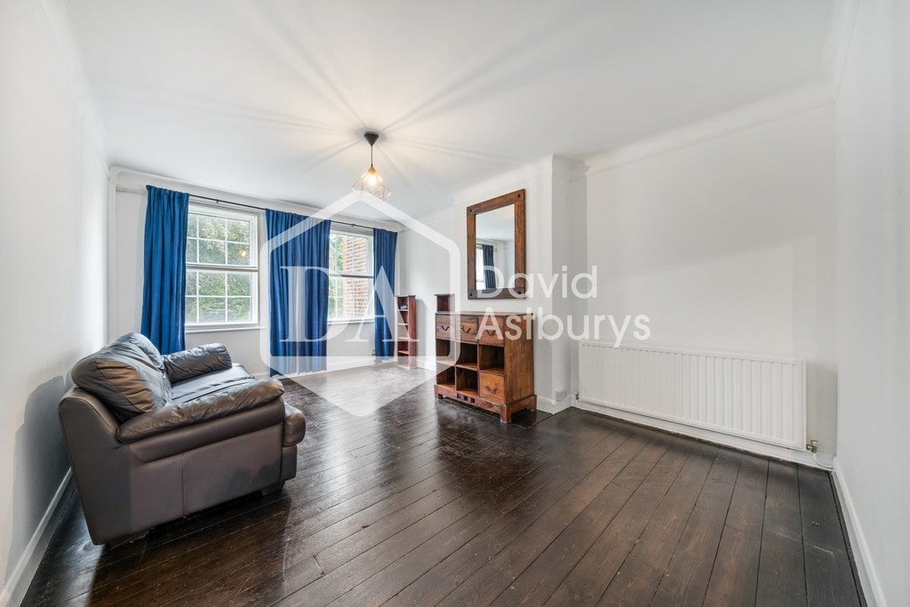 Flat Aylmer Road in Greater London