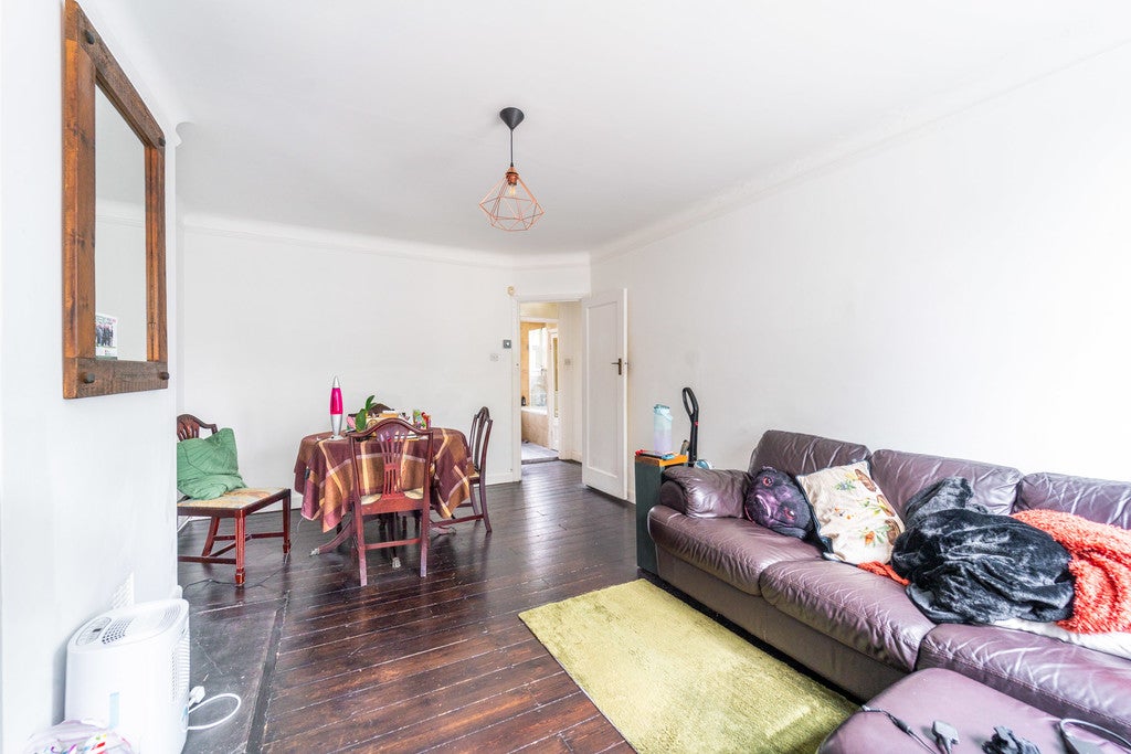 Flat Aylmer Road in Greater London