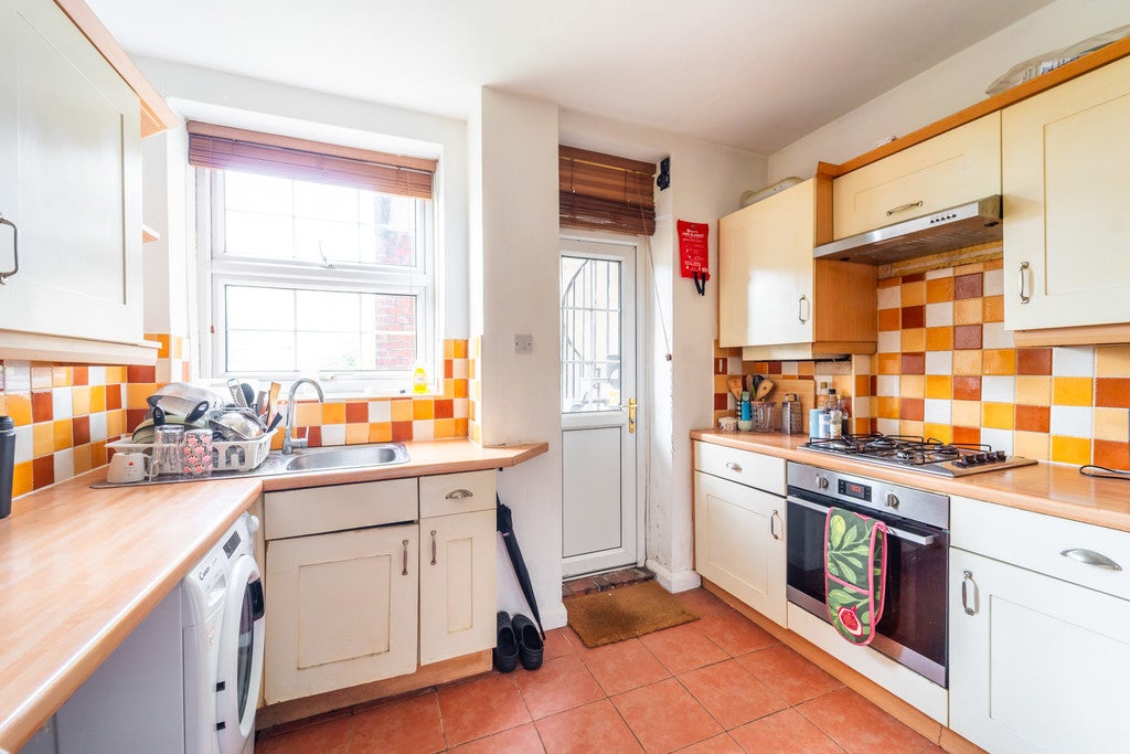 Flat Aylmer Road in Greater London