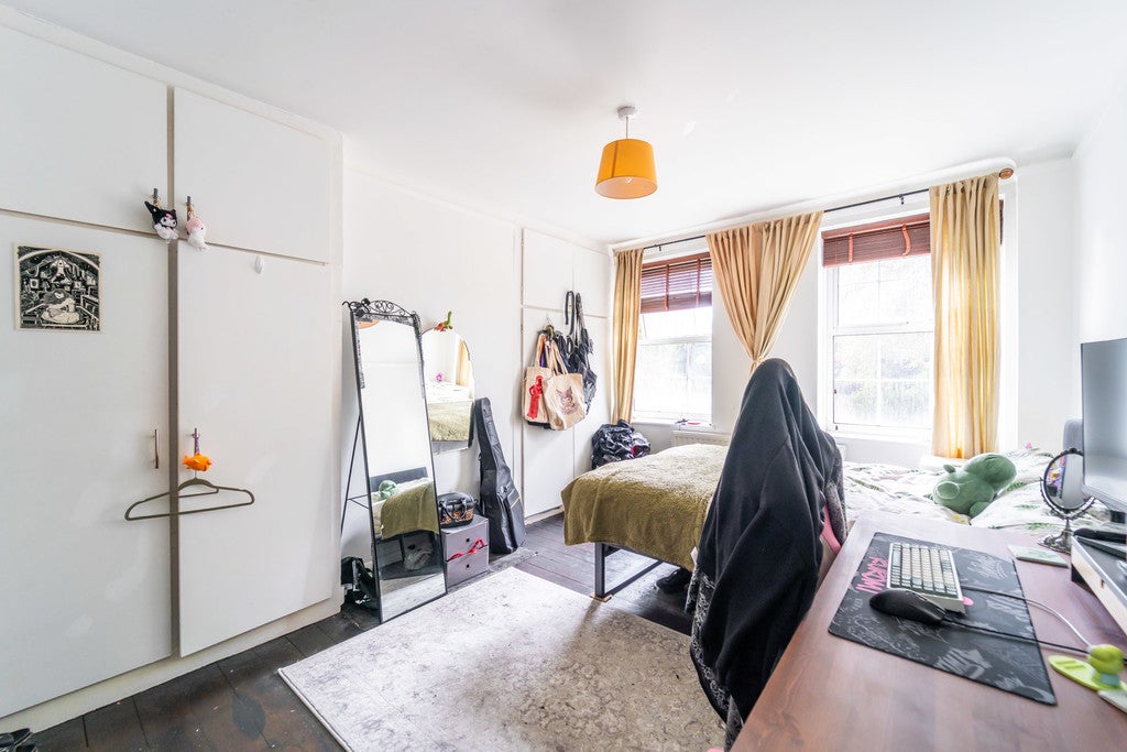 Flat Aylmer Road in Greater London