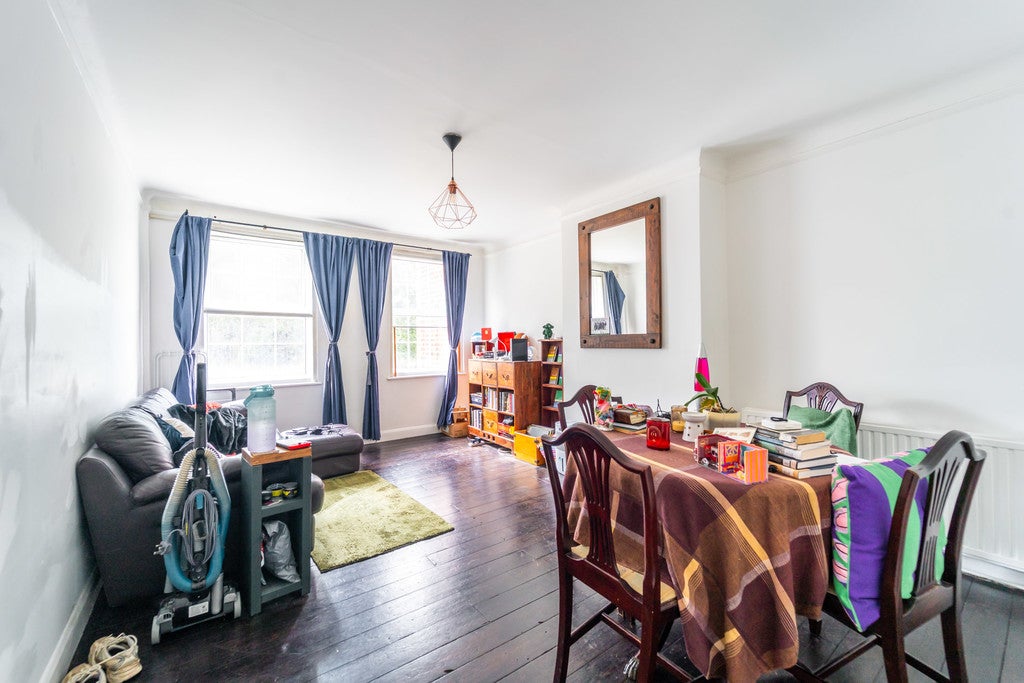 Flat Aylmer Road in Greater London