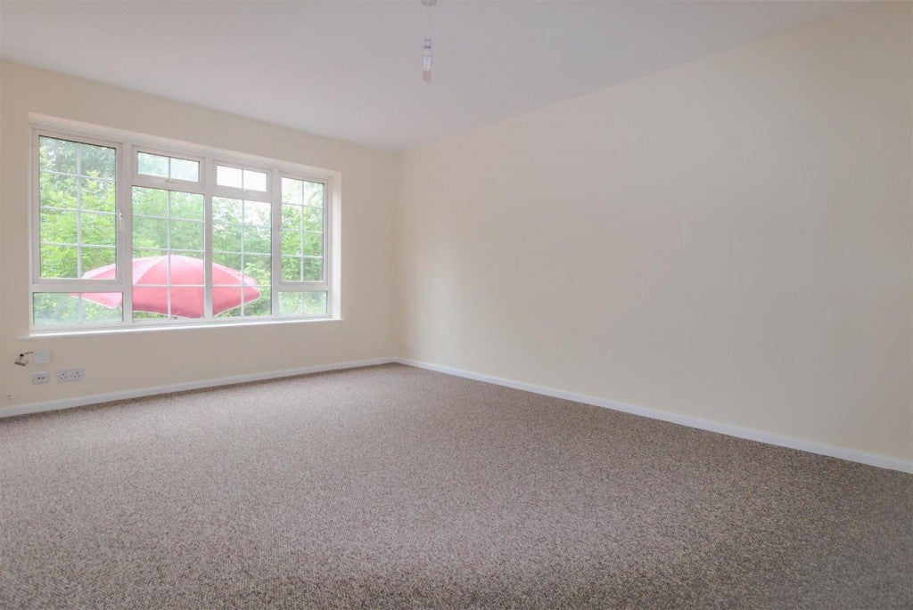 Flat Glynbridge Gardens in Cheltenham