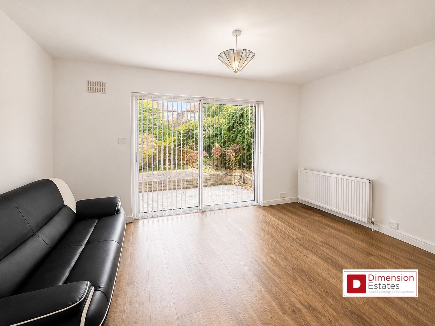 Flat Belgrave Avenue in Greater London